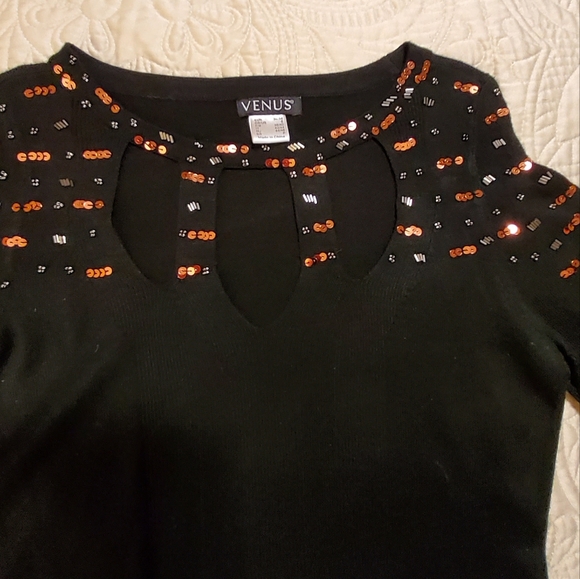 Venus Cold Shoulder Hi-lo Sequined Sweater - Picture 4 of 7